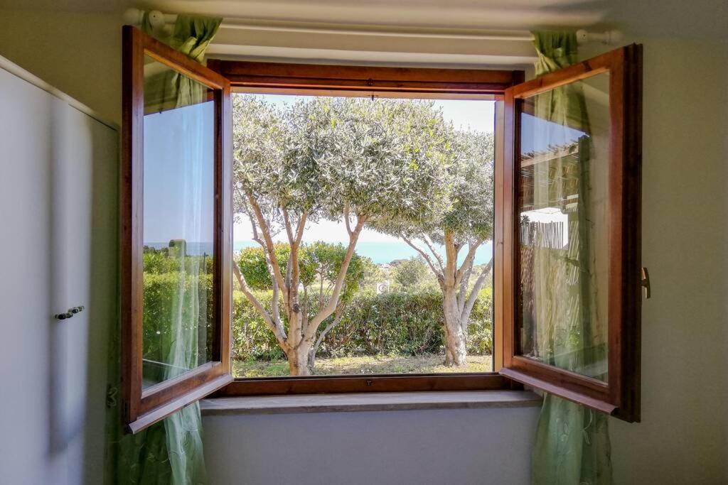 Elisa, Holidays With Sea View * Costa Rei